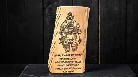 Premium Bundeswehr Erinnerungsbohle „Kameradschaft“ – Personalisiertes Ehrenstück aus Massivholz