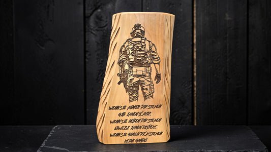 Premium Bundeswehr Erinnerungsbohle „Kameradschaft“ – Personalisiertes Ehrenstück aus Massivholz