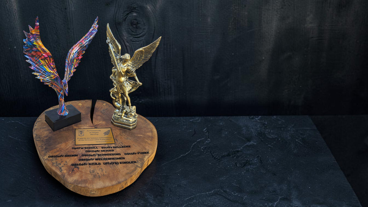 Premium Bundeswehr Ehrenpreis „Kameradschaft“ – Monumentaler Award aus Massivholz / Premium Bundeswehr Abschiedsgeschenk